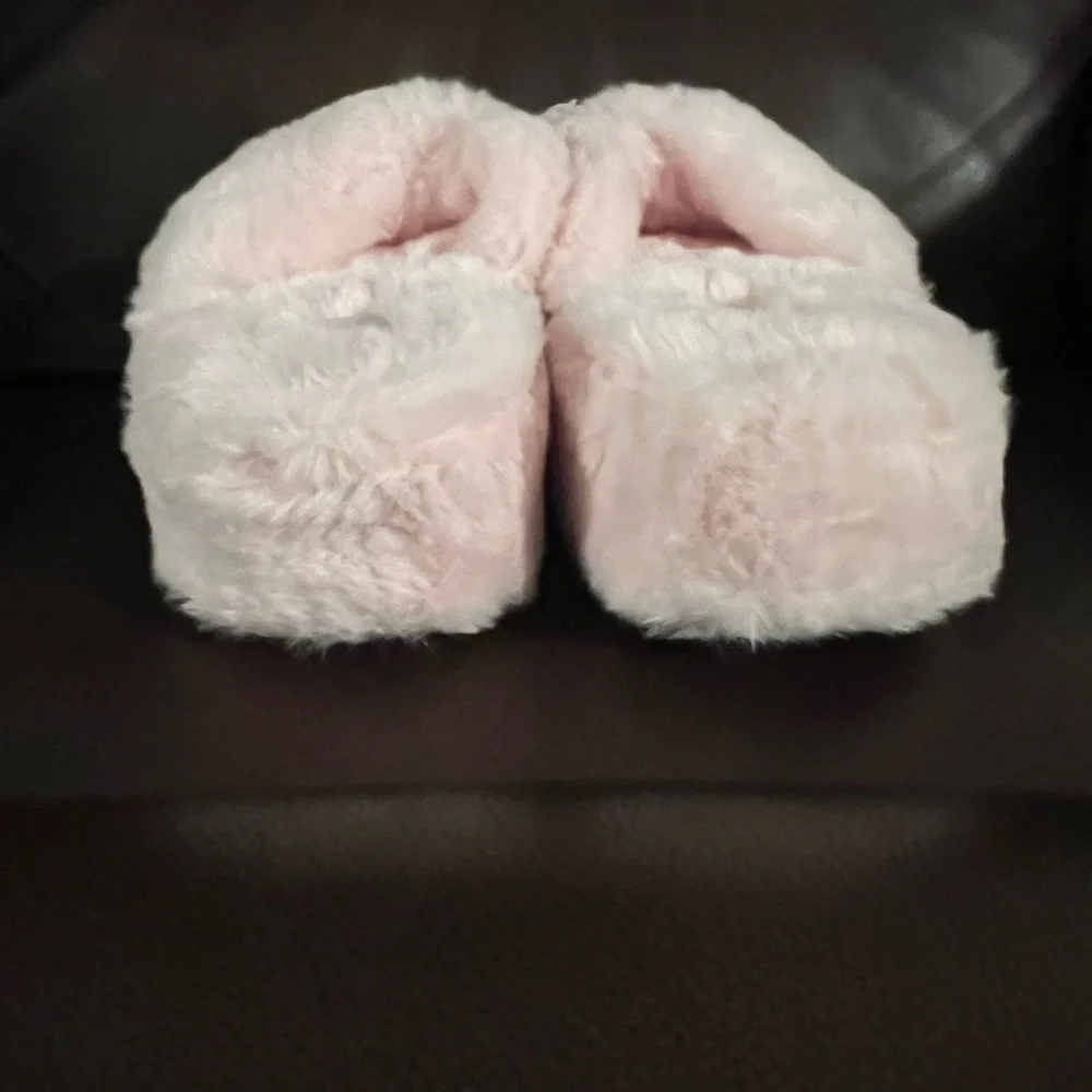 PINK Victoria's Secret Plush Slippers - Picture 4 of 4